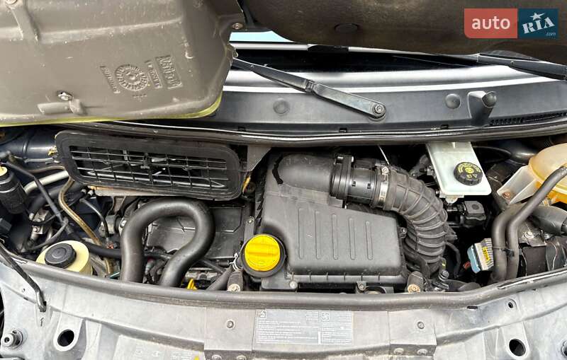 Минивэн Renault Trafic 2013 в Житомире фото 52 Минивэн Renault Trafic 2013 в Житомире