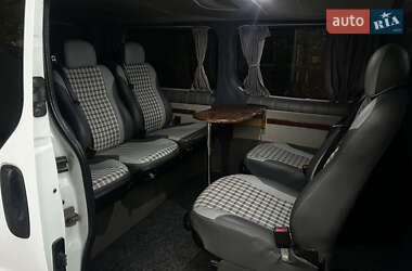 Минивэн Renault Trafic 2006 в 