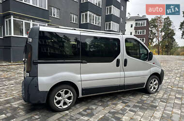 Минивэн Renault Trafic 2002 в  фото 6 Минивэн Renault Trafic 2002 в
