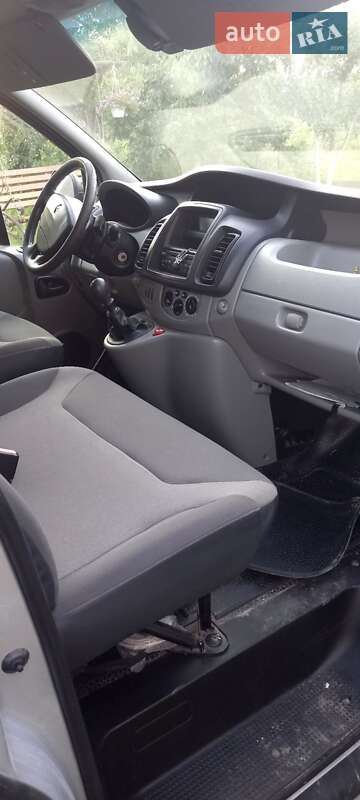 Вантажний фургон Renault Trafic 2013 в Полонному