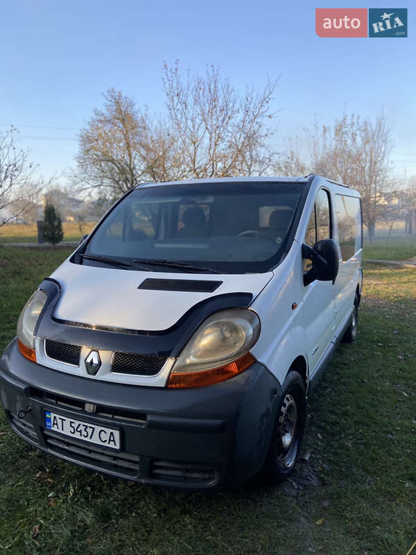 Мінівен Renault Trafic 2004 в Косові