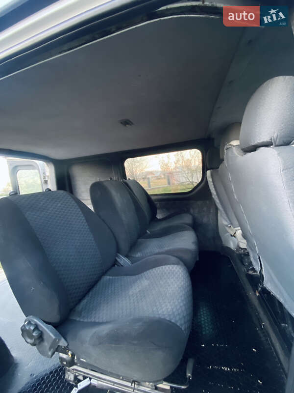 Мінівен Renault Trafic 2004 в Косові