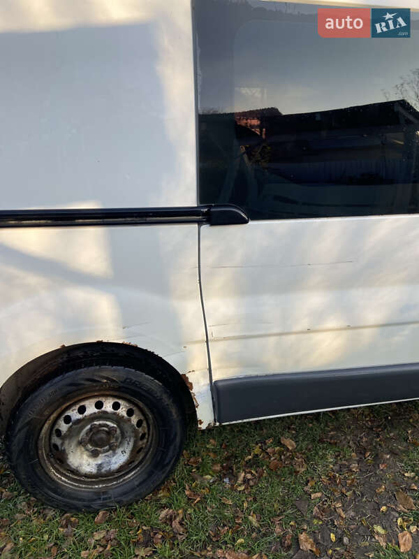 Мінівен Renault Trafic 2004 в Косові