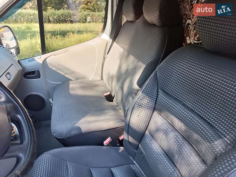 Грузопассажирский фургон Renault Trafic 2013 в Харькове фото 16 Грузопассажирский фургон Renault Trafic 2013 в Харькове