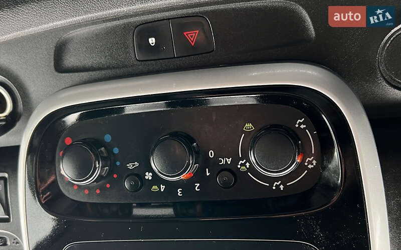 Мінівен Renault Trafic 2016 в Львові фото 15 Мінівен Renault Trafic 2016 в Львові