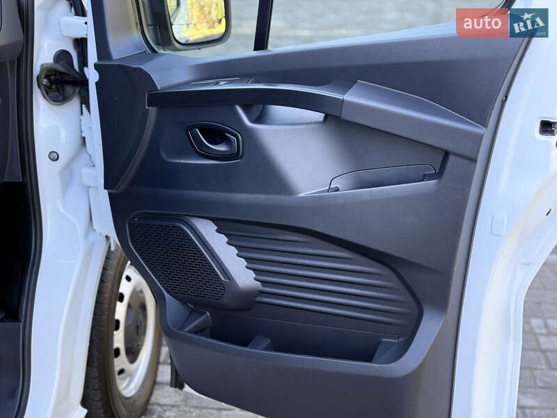 Вантажний фургон Renault Trafic 2023 в Самборі