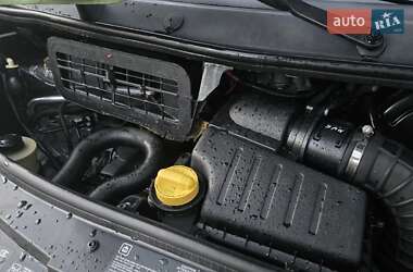 Минивэн Renault Trafic 2012 в 