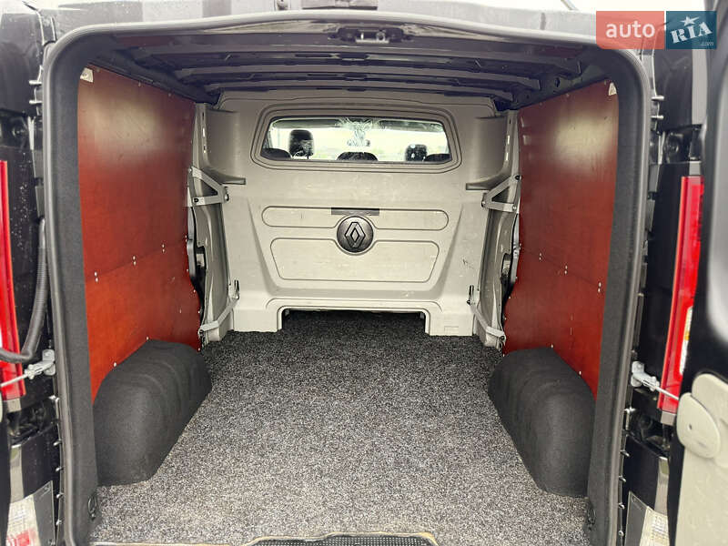 Мінівен Renault Trafic 2013 в Рівному