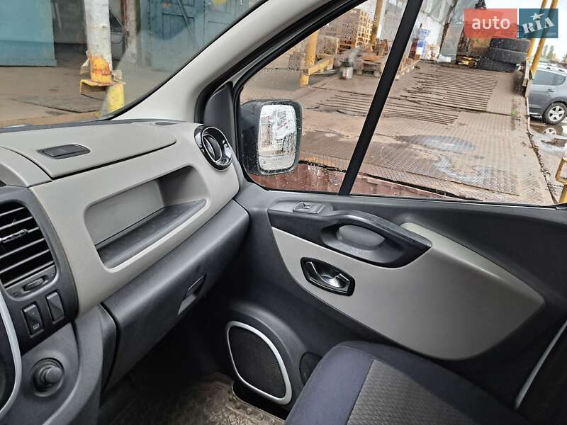 Грузовой фургон Renault Trafic 2017 в Киеве фото 8 Грузовой фургон Renault Trafic 2017 в Киеве