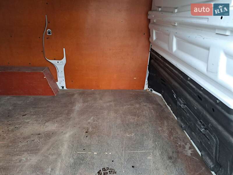 Грузовой фургон Renault Trafic 2017 в Киеве фото 17 Грузовой фургон Renault Trafic 2017 в Киеве