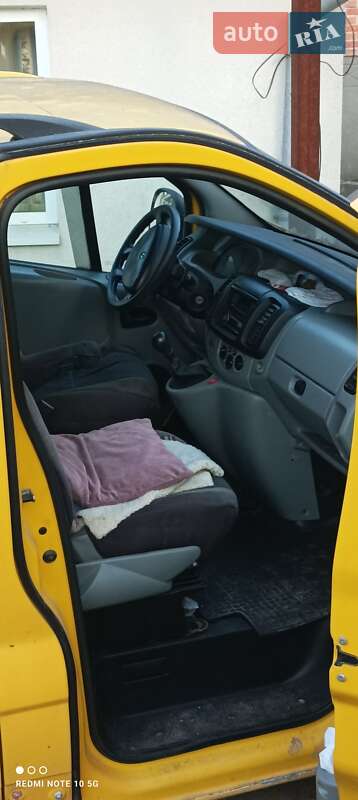 Мінівен Renault Trafic 2004 в Бродах