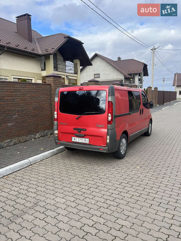 Вантажний фургон Renault Trafic 2009 в Володимирі