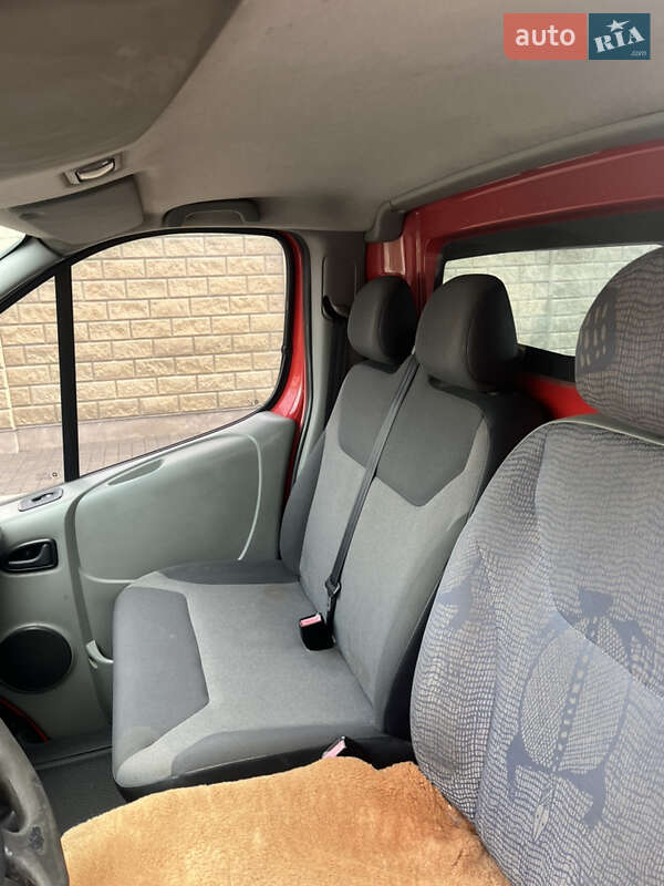 Вантажний фургон Renault Trafic 2009 в Володимирі