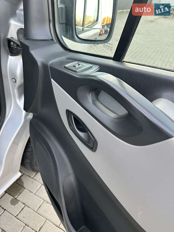 Минивэн Renault Trafic 2017 в Ужгороде фото 20 Минивэн Renault Trafic 2017 в Ужгороде