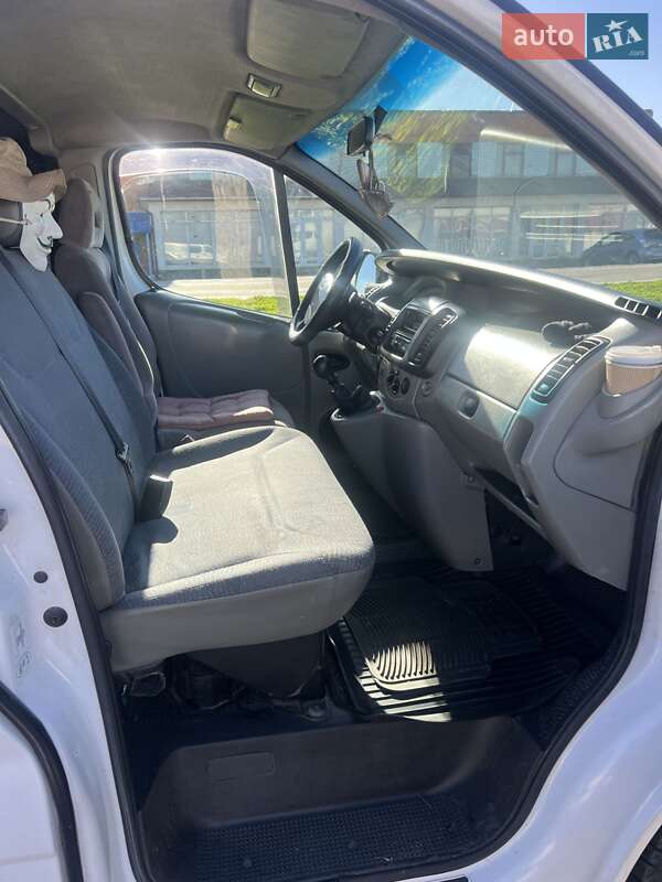 Минивэн Renault Trafic 2003 в Черновцах фото 3 Минивэн Renault Trafic 2003 в Черновцах