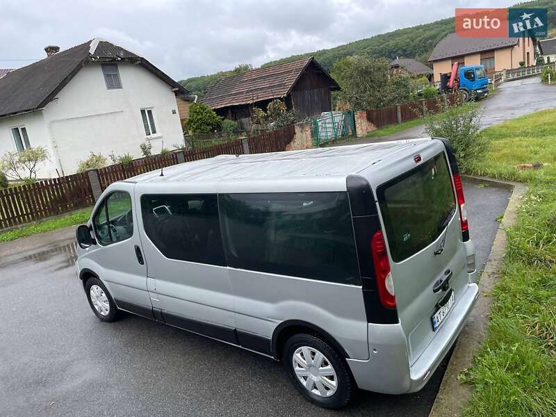Минивэн Renault Trafic 2011 в Калуше