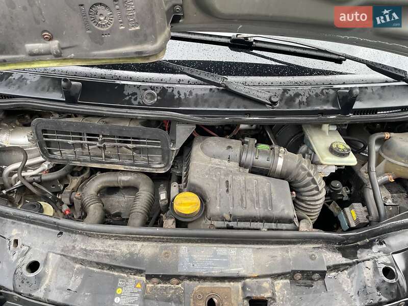 Минивэн Renault Trafic 2011 в Калуше