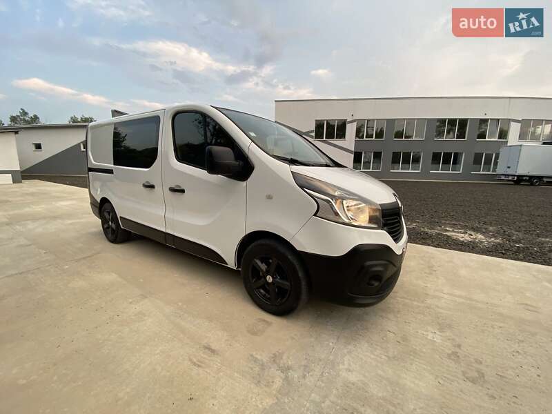 Грузовой фургон Renault Trafic 2015 в Киеве