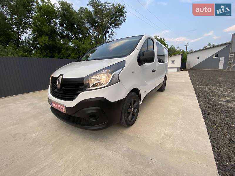 Грузовой фургон Renault Trafic 2015 в Киеве