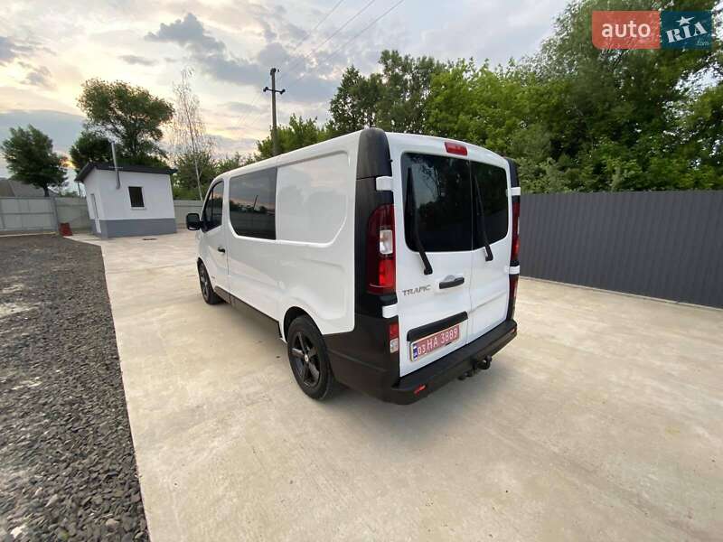 Грузовой фургон Renault Trafic 2015 в Киеве