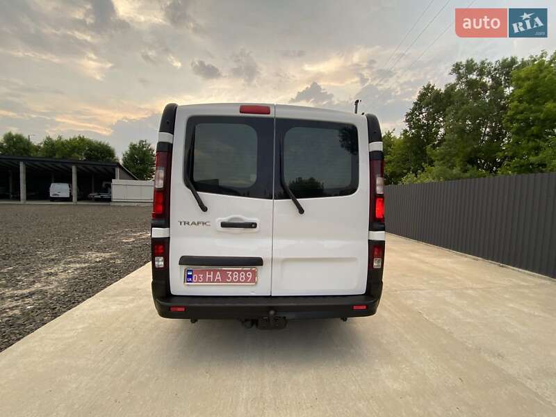 Грузовой фургон Renault Trafic 2015 в Киеве
