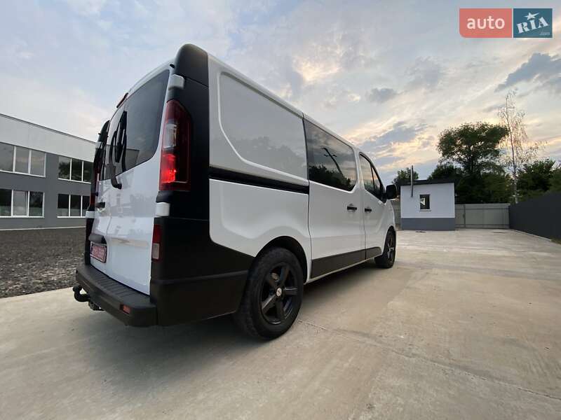 Грузовой фургон Renault Trafic 2015 в Киеве