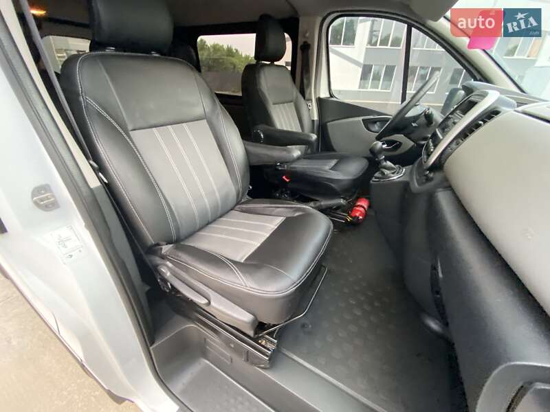 Грузовой фургон Renault Trafic 2015 в Киеве