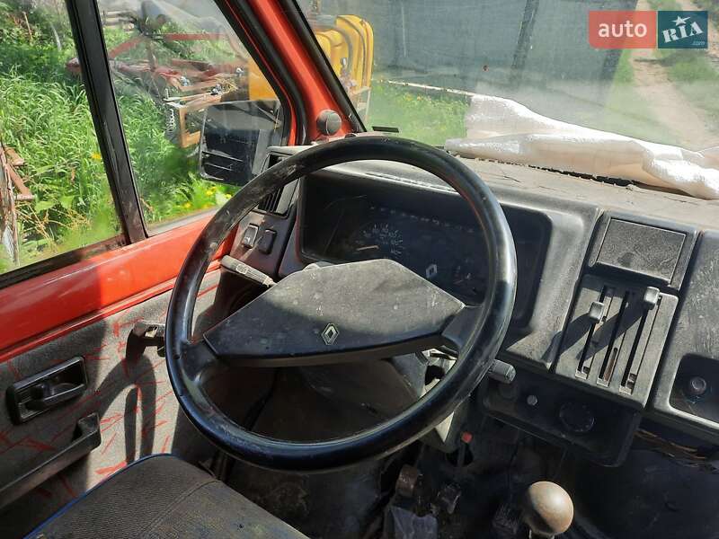 Грузовой фургон Renault Trafic 1994 в Кицмани фото 2 Грузовой фургон Renault Trafic 1994 в Кицмани