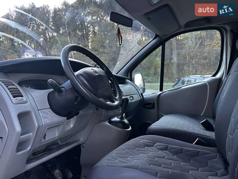 Минивэн Renault Trafic 2008 в Черновцах