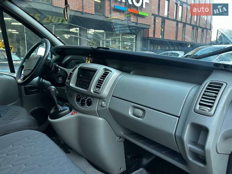 Минивэн Renault Trafic 2008 в Черновцах