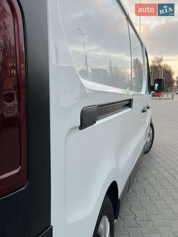 Грузовой фургон Renault Trafic 2017 в Луцке