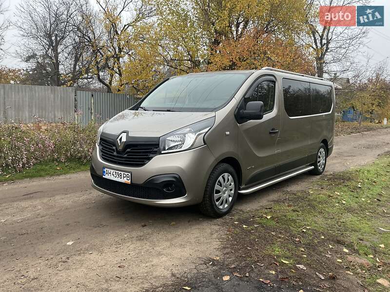Минивэн Renault Trafic 2015 в Киеве
