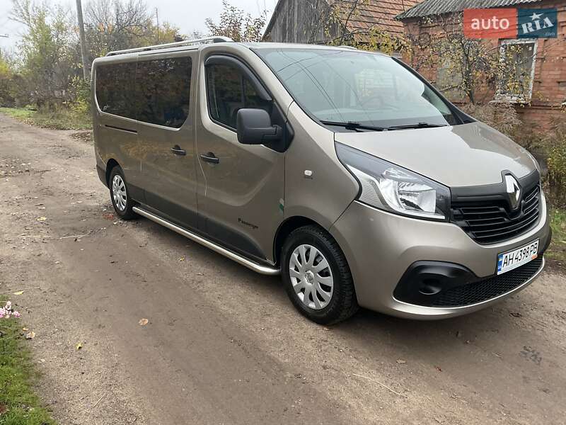 Минивэн Renault Trafic 2015 в Киеве