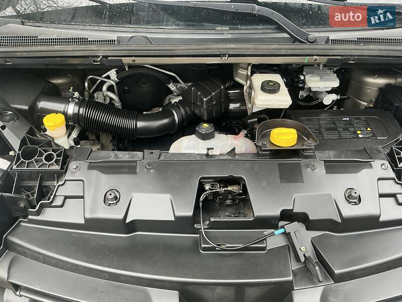 Минивэн Renault Trafic 2015 в Киеве