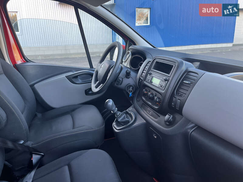 Грузопассажирский фургон Renault Trafic 2016 в Ковеле фото 17 Грузопассажирский фургон Renault Trafic 2016 в Ковеле