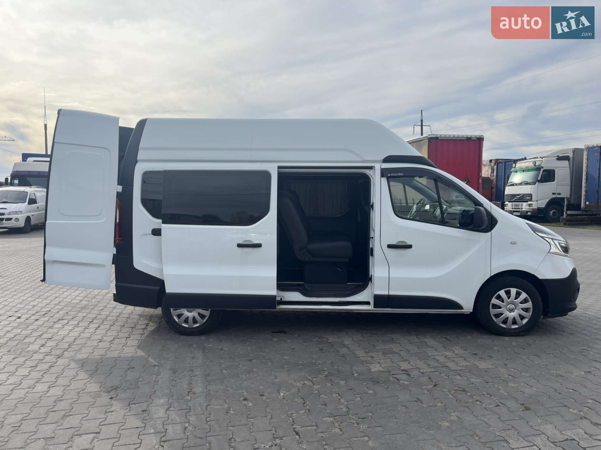 2020 Renault Trafic - мініатюра 8