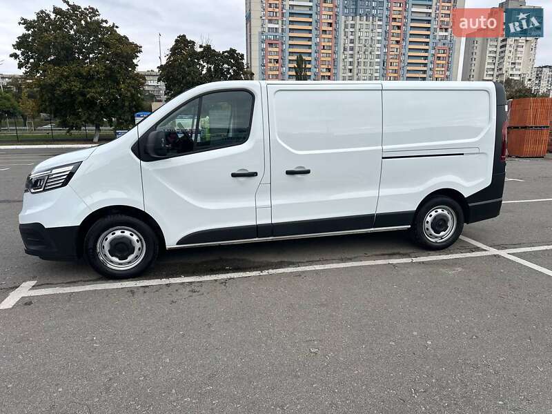 Грузовой фургон Renault Trafic 2022 в Киеве