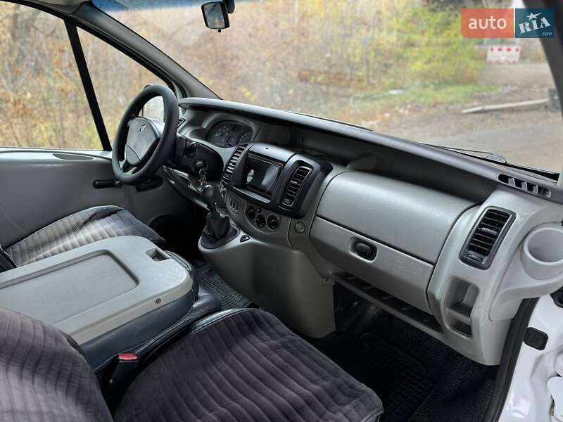 Минивэн Renault Trafic 2006 в Днепре