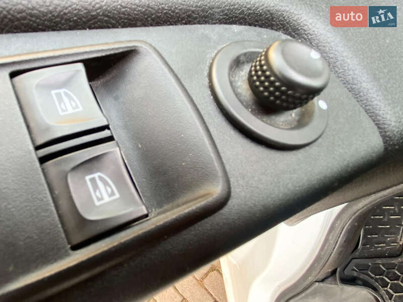Грузовой фургон Renault Trafic 2018 в Ровно фото 18 Грузовой фургон Renault Trafic 2018 в Ровно