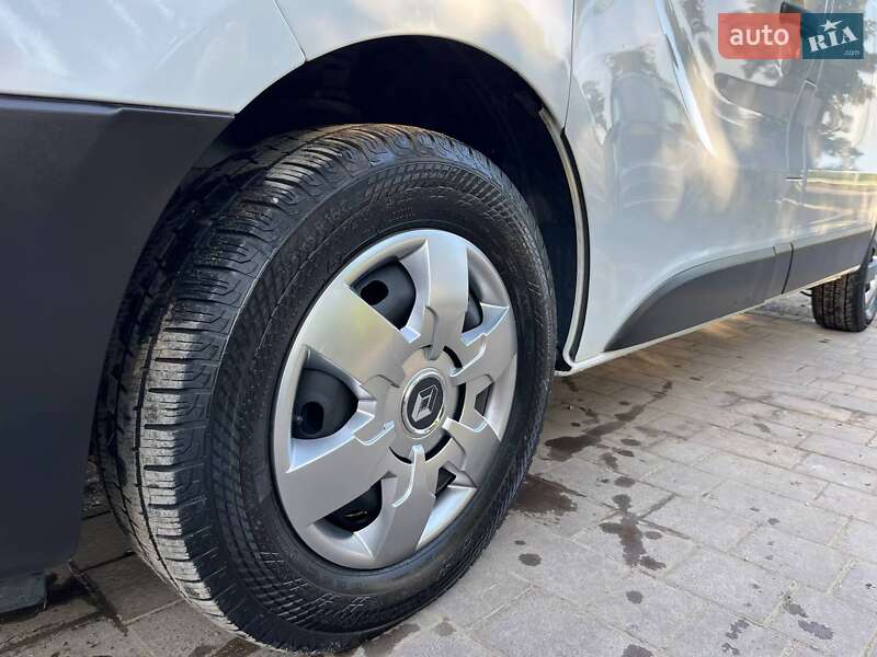 Вантажний фургон Renault Trafic 2020 в Дубні
