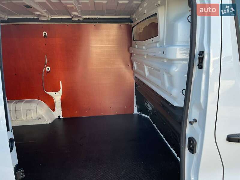 Вантажний фургон Renault Trafic 2020 в Дубні