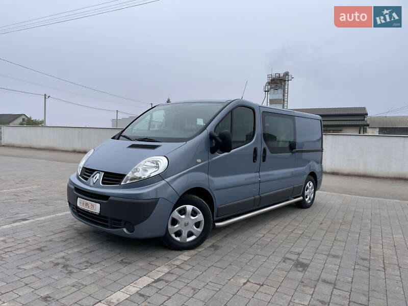 Минивэн Renault Trafic 2012 в Дубно