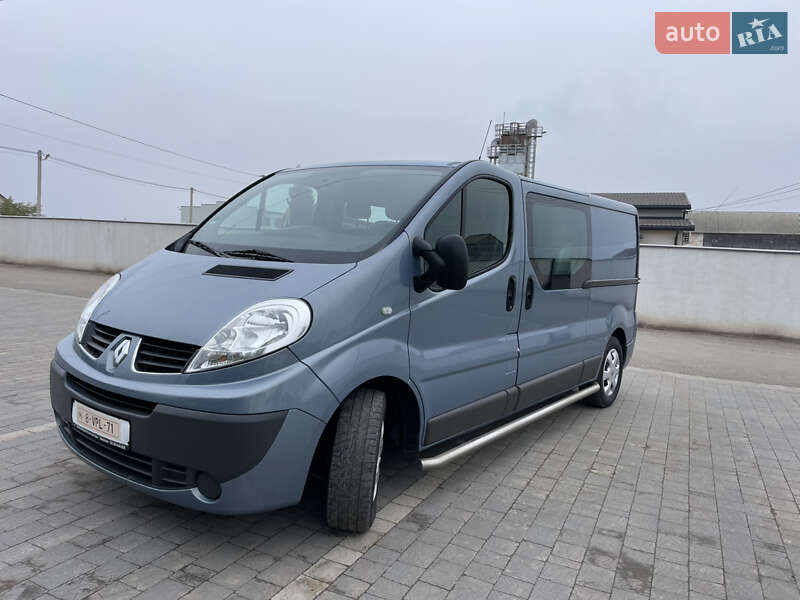 Минивэн Renault Trafic 2012 в Дубно