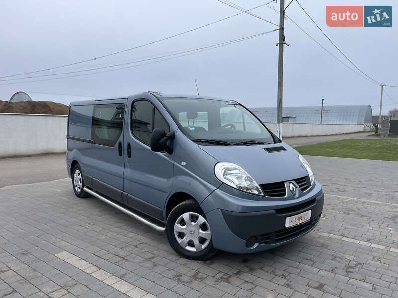Минивэн Renault Trafic 2012 в Дубно