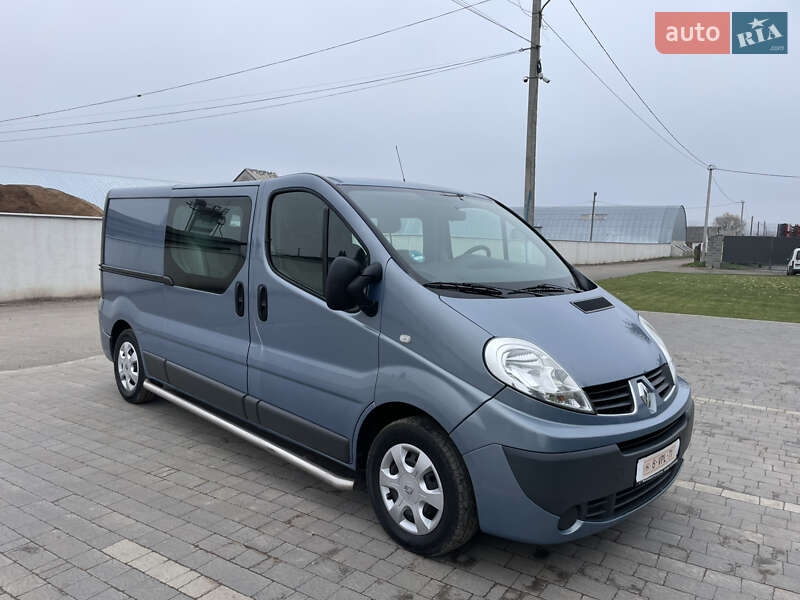 Минивэн Renault Trafic 2012 в Дубно