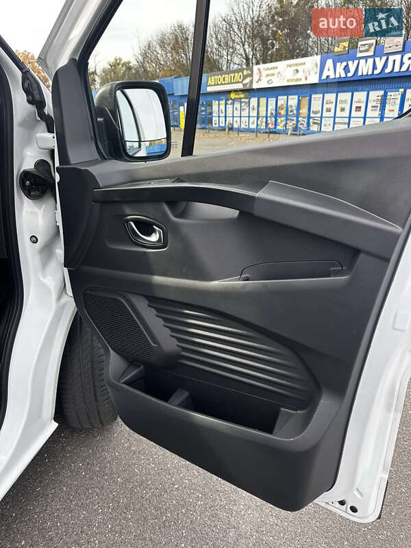 Минивэн Renault Trafic 2022 в Киеве фото 17 Минивэн Renault Trafic 2022 в Киеве