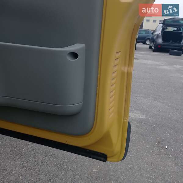 Грузовой фургон Renault Trafic 2005 в Виннице