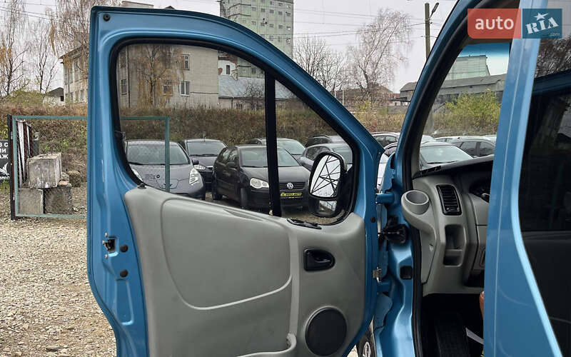 Минивэн Renault Trafic 2003 в Стрые