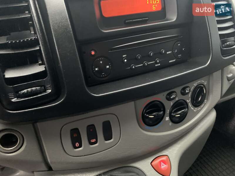 Минивэн Renault Trafic 2007 в Ровно