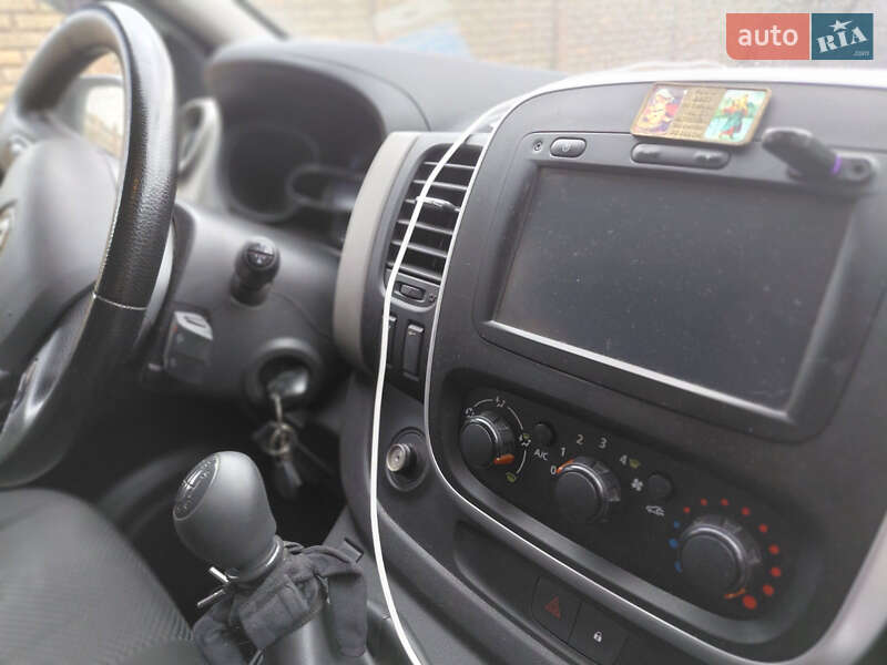 Минивэн Renault Trafic 2015 в Бродах фото 18 Минивэн Renault Trafic 2015 в Бродах